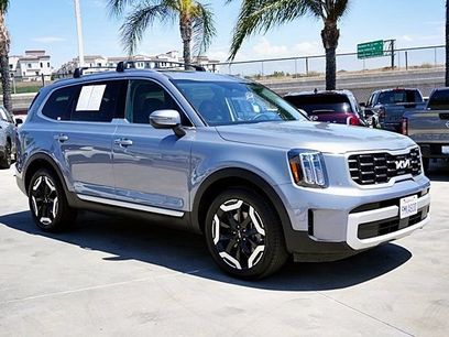 Used 2024 Kia Telluride S w/ S Sunroof Package