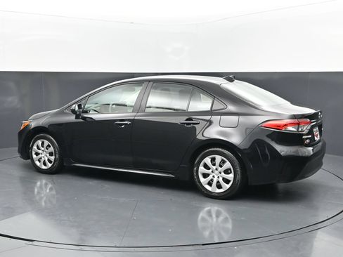 Used 2026 Toyota Corolla LE FWD image 3