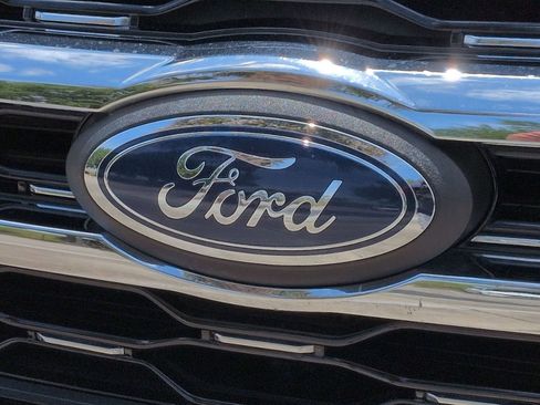 Used 2024 Ford Expedition Limited RWD image 5
