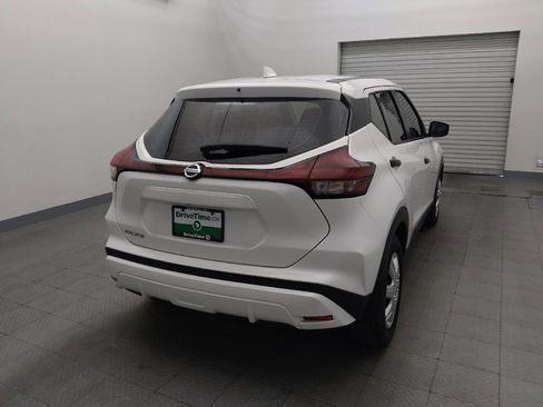 Used 2021 Nissan Kicks S FWD image 7