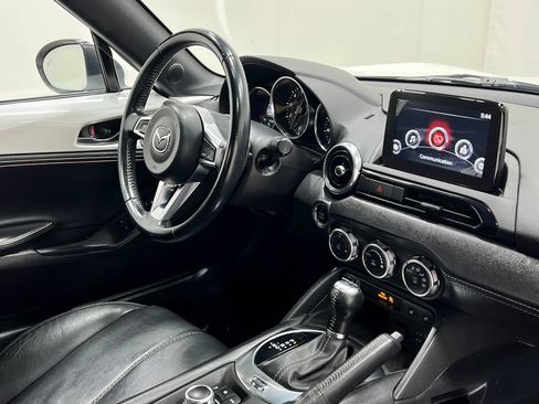 Used 2020 MAZDA MX-5 Miata RF Grand Touring RWD image 19