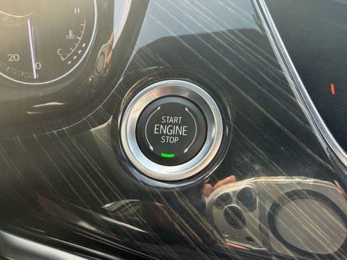 Used 2024 Cadillac XT6 Premium Luxury AWD/4WD image 29