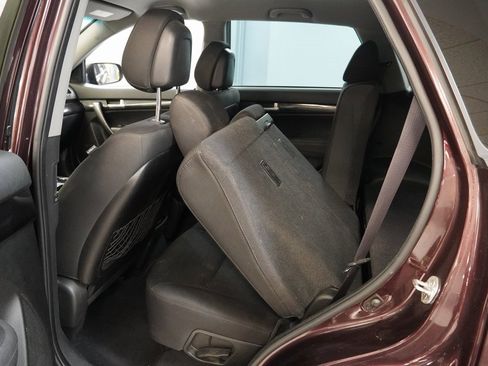 Used 2014 Kia Sorento LX image 19