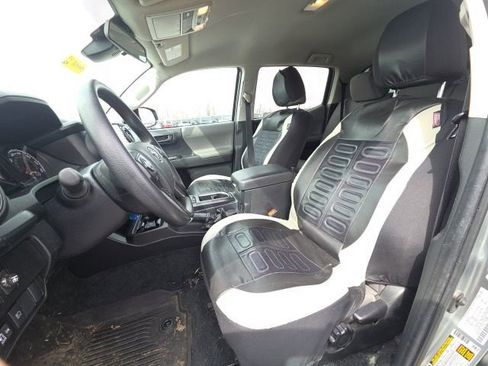 Used 2022 Toyota Tacoma SR image 21