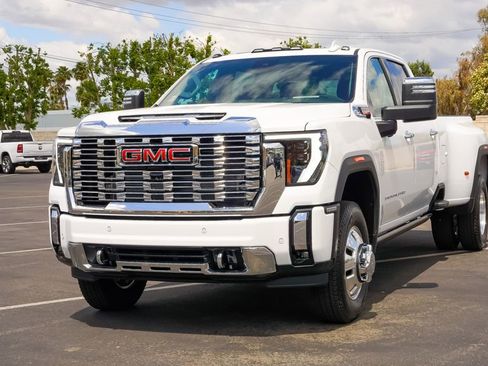 New 2026 GMC Sierra 3500 Denali w/ Denali Reserve Package image 2