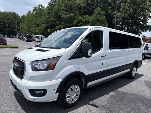 Used 2024 Ford Transit 350 XLT RWD image 4