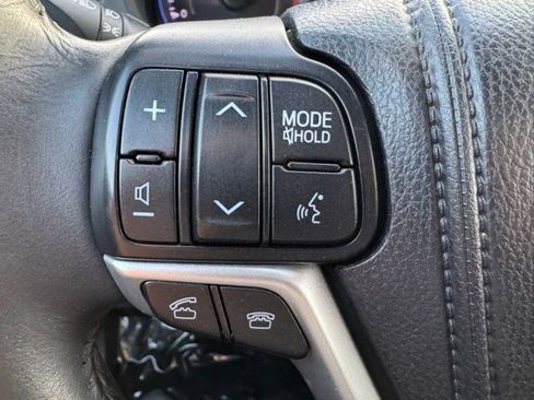 Used 2014 Toyota Highlander Plus AWD/4WD image 24