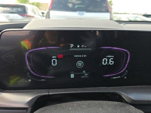 Used 2025 Kia Telluride S FWD image 6