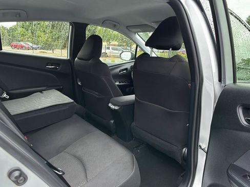 Used 2022 Toyota Prius LE FWD image 19