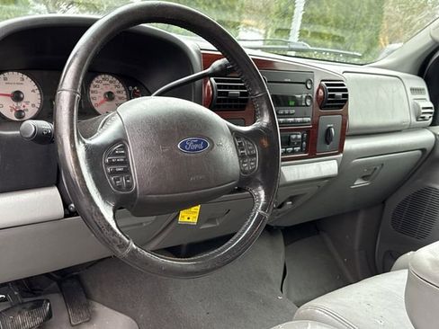Used 2006 Ford F250 Lariat image 16