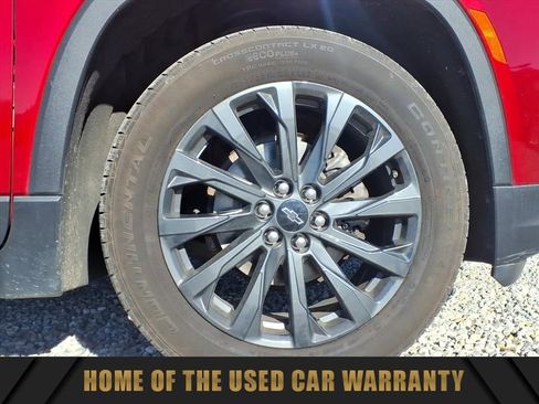 Used 2023 Chevrolet Traverse RS image 11