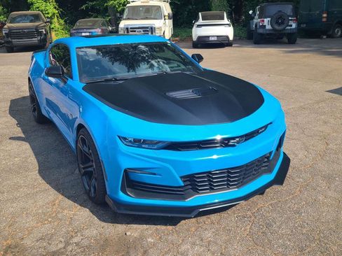 Used 2022 Chevrolet Camaro SS RWD image 2