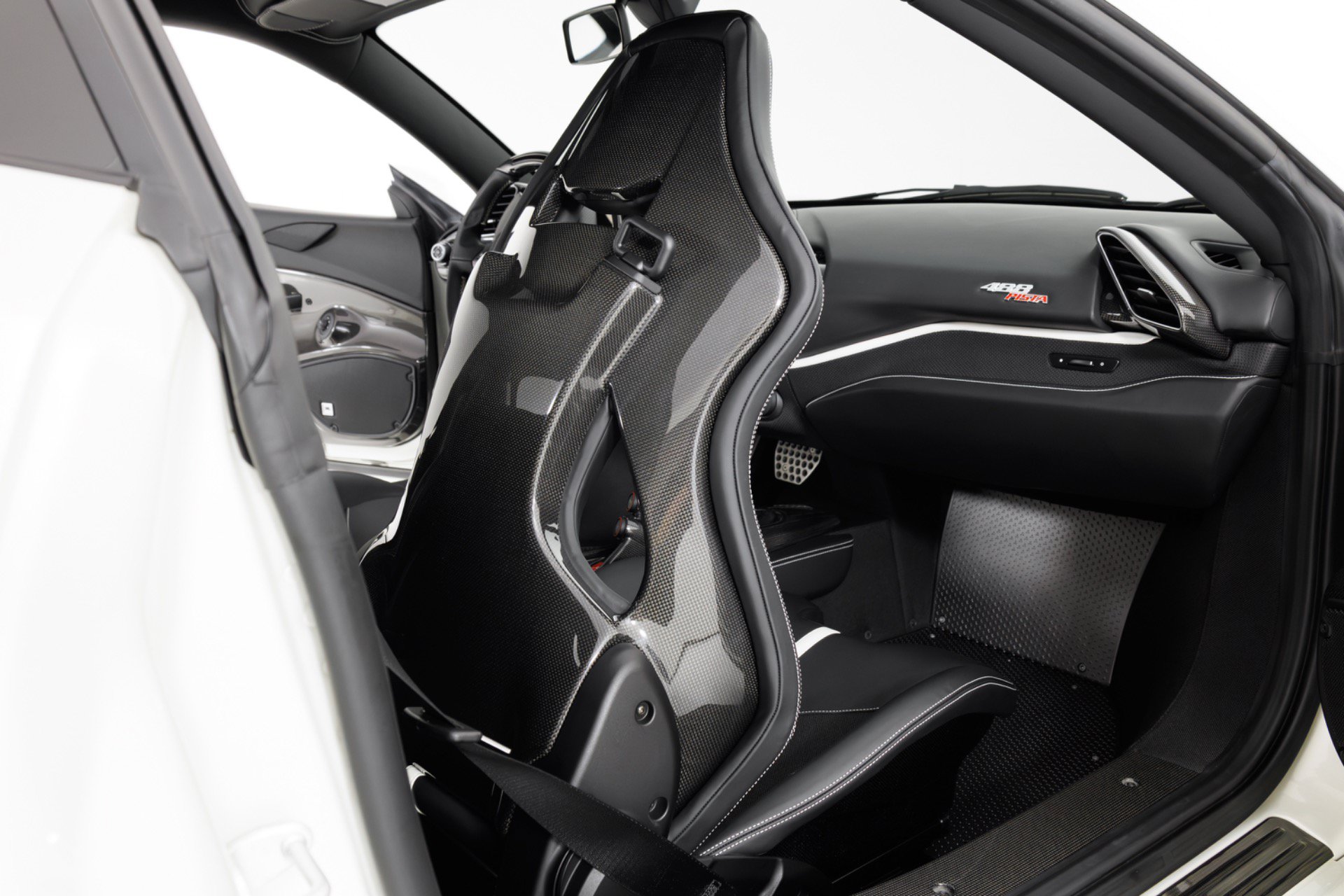 Used 2020 Ferrari 488 Pista Coupe RWD image 50