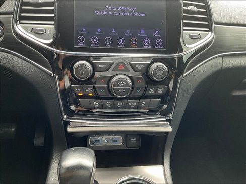 Used 2021 Jeep Grand Cherokee Limited w/ Premium Lighting Group AWD/4WD image 20