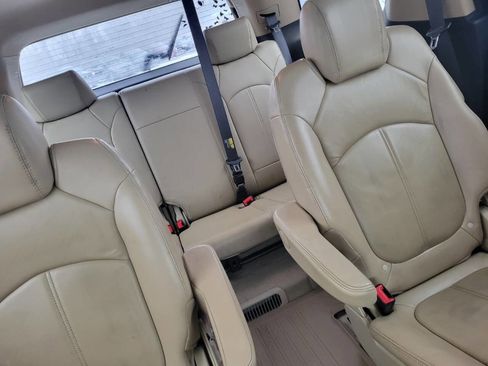 Used 2010 GMC Acadia SLT image 6