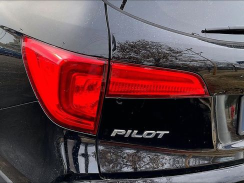 Used 2016 Honda Pilot Touring image 30