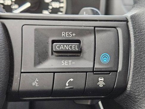 Used 2024 Nissan Rogue SV AWD/4WD image 15