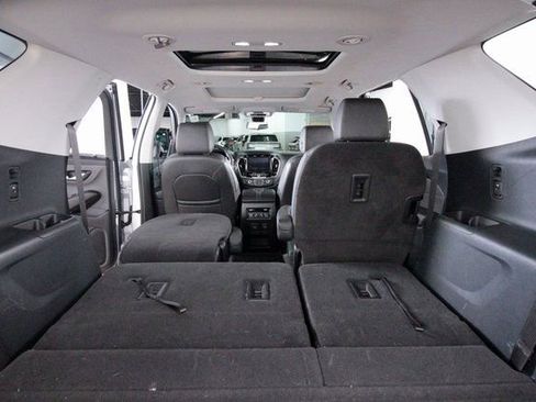 Used 2020 Chevrolet Traverse Premier w/ Redline Edition image 34