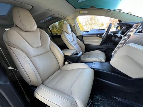Used 2016 Tesla Model X 90D image 35