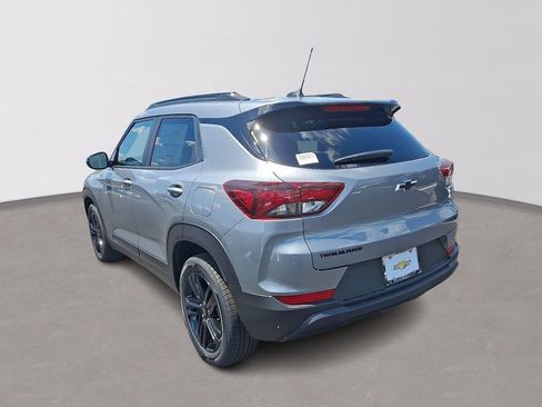 New 2026 Chevrolet TrailBlazer LT w/ Midnight Edition FWD image 3