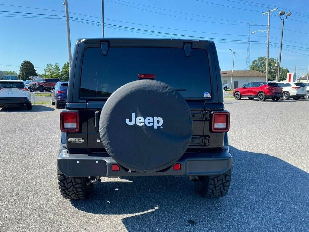 Used 2019 Jeep Wrangler Unlimited Sahara AWD/4WD image 3