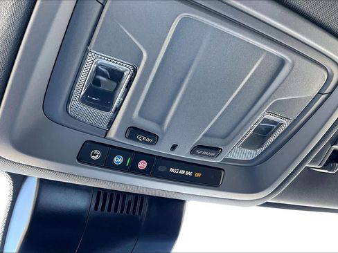 Used 2025 GMC Sierra 1500 Elevation image 32