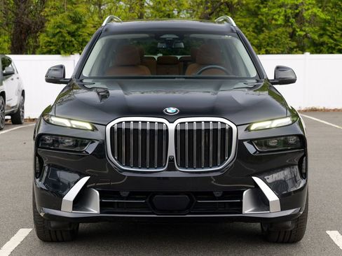 Used 2024 BMW X7 xDrive40i w/ Executive Package AWD/4WD image 2