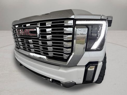 Used 2024 GMC Sierra 3500 Denali w/ Denali Reserve Package image 2