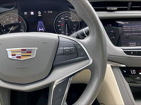 Used 2022 Cadillac XT5 Premium Luxury w/ Technology Package AWD/4WD image 12