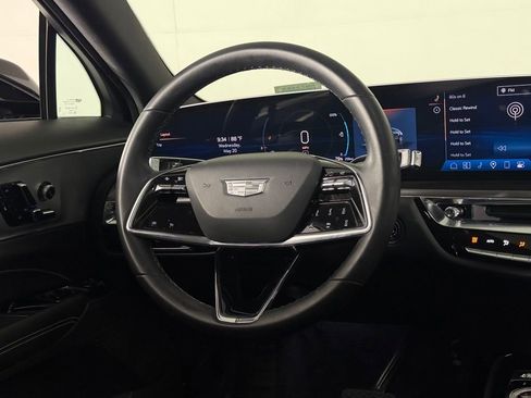 Used 2024 Cadillac Lyriq Tech RWD image 11
