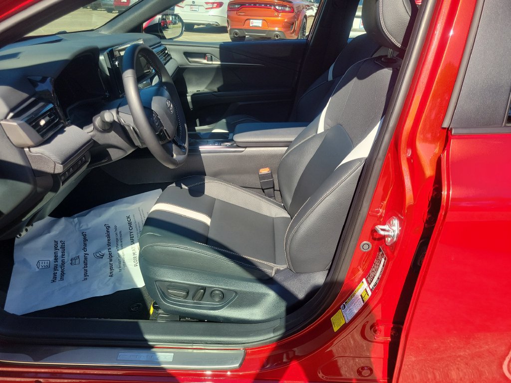 Used 2026 Toyota Camry SE w/ Multimedia Upgrade Package FWD image 15