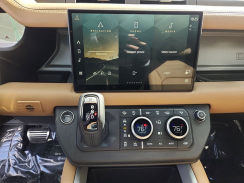 New 2025 Land Rover Defender 130 V8 AWD/4WD image 15