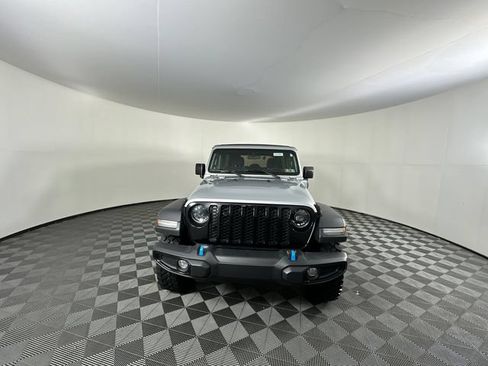 Used 2023 Jeep Wrangler Unlimited w/ Convenience Group AWD/4WD image 2