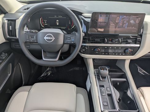 New 2026 Nissan Pathfinder SL image 27