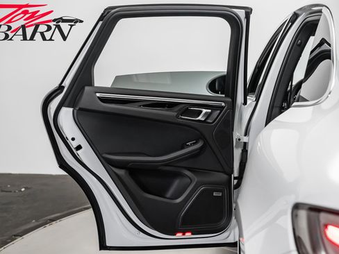 Used 2022 Porsche Macan S image 44