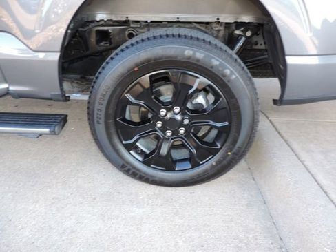 Used 2022 Ford F150 Platinum image 13