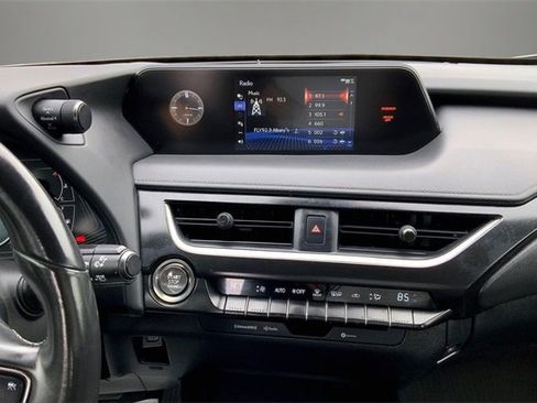 Used 2021 Lexus UX 200 w/ Accessory Package (Z2) image 6