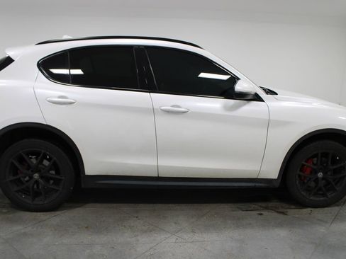 Used 2018 Alfa Romeo Stelvio Ti Sport image 11