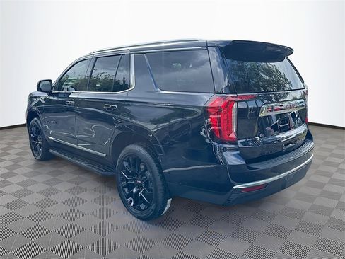 Used 2022 GMC Yukon SLT w/ SLT Premium Package image 8