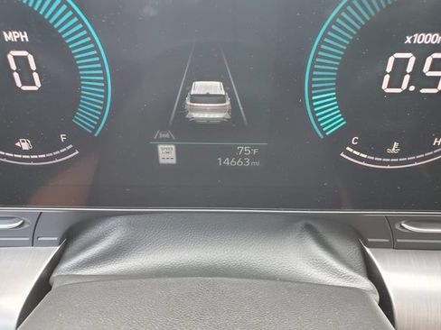 Used 2025 Hyundai Kona SEL AWD/4WD image 23