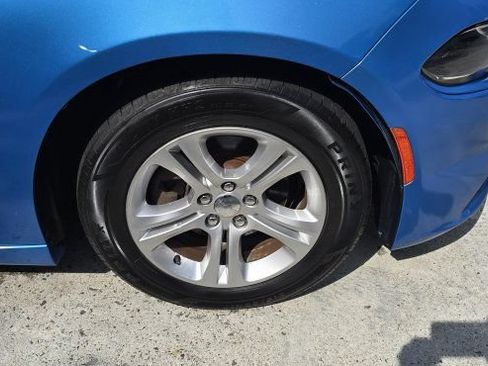 Used 2019 Dodge Charger SXT RWD image 12