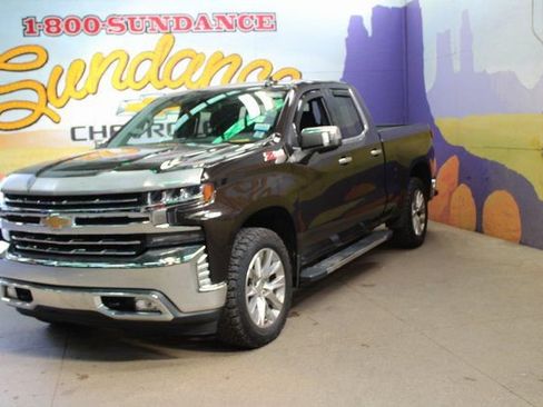 Used 2019 Chevrolet Silverado 1500 LTZ image 2