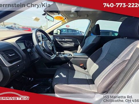Used 2023 Nissan Rogue SV image 23