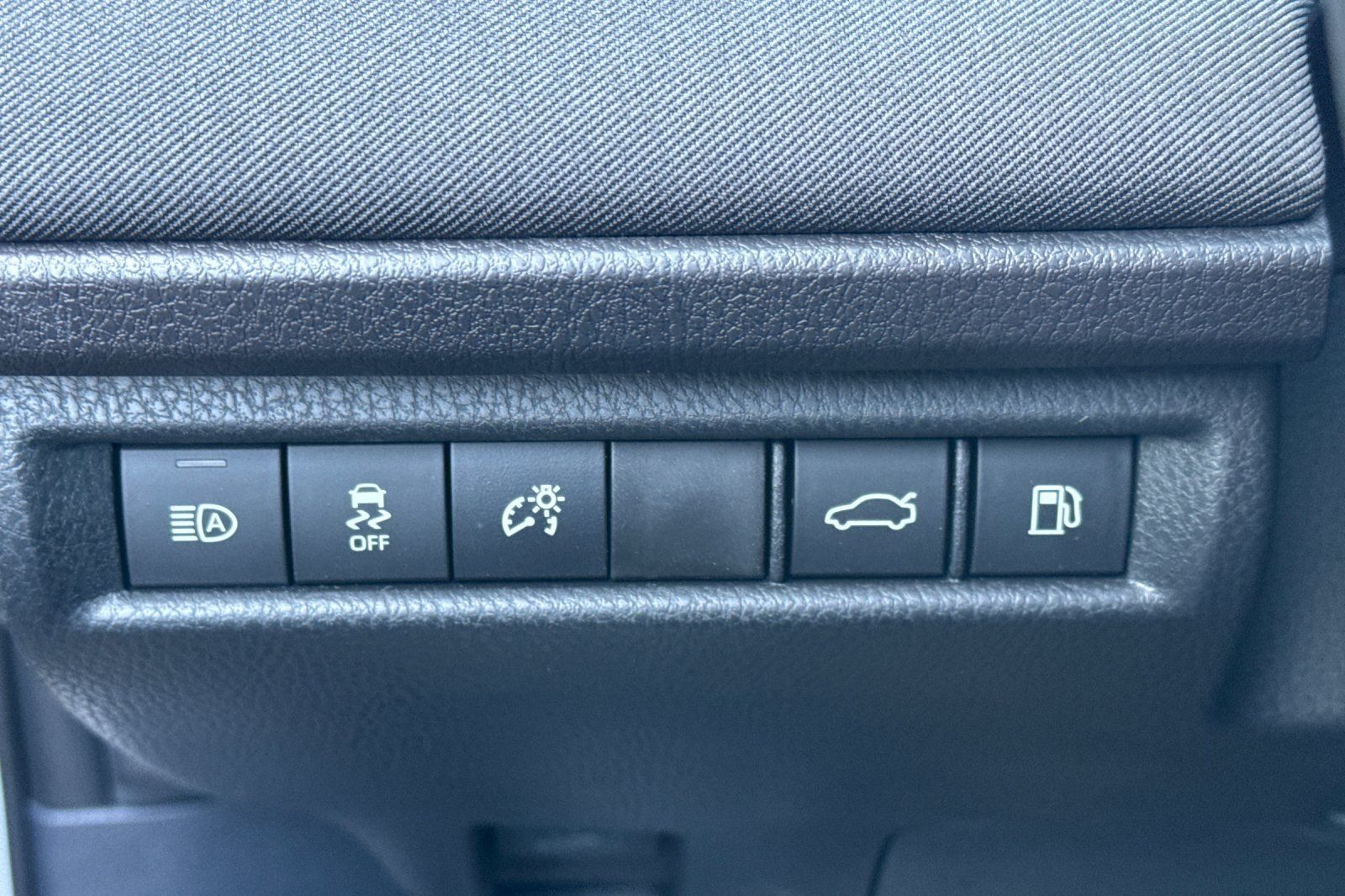 Used 2026 Toyota Camry LE FWD image 33