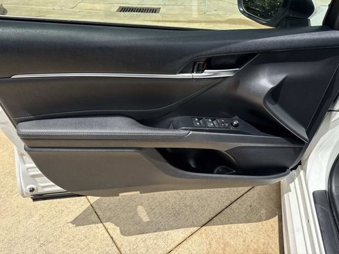 Used 2018 Toyota Camry XSE FWD image 19