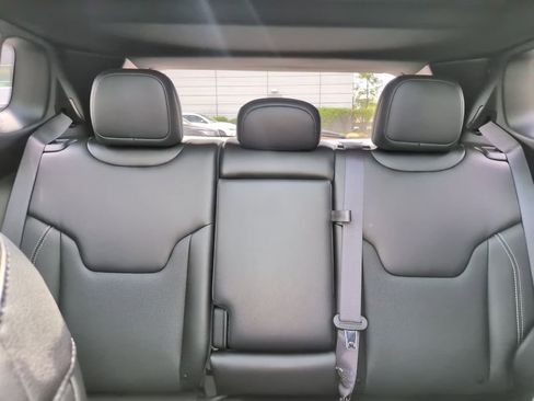Used 2023 Jeep Compass High Altitude AWD/4WD image 30
