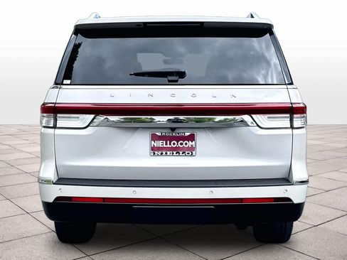 Used 2024 Lincoln Navigator L Reserve AWD/4WD image 7