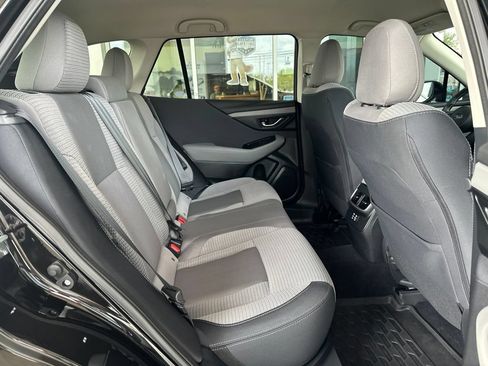Used 2025 Subaru Outback Premium AWD/4WD image 16