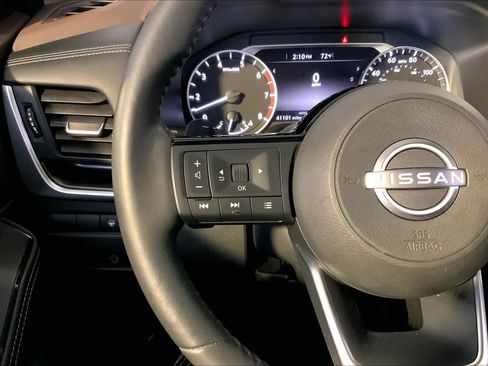 Used 2023 Nissan Rogue SV w/ SV Premium B Package AWD/4WD image 24