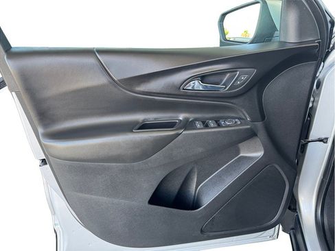 Used 2019 Chevrolet Equinox LT FWD image 17